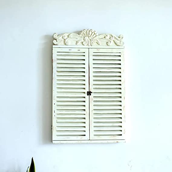 Giovanni Farmhouse Flair Wall Mirror