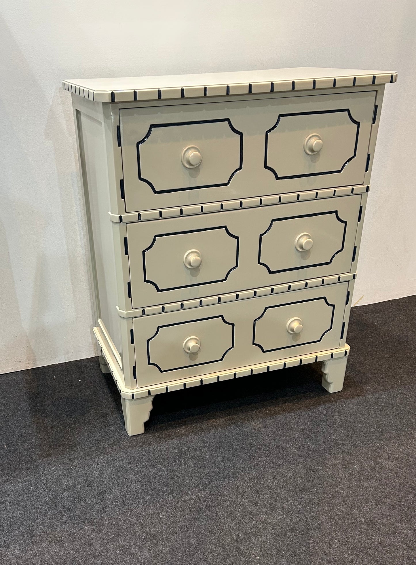 Claire Vintage Chest of Drawers – Hand-Painted Dresser